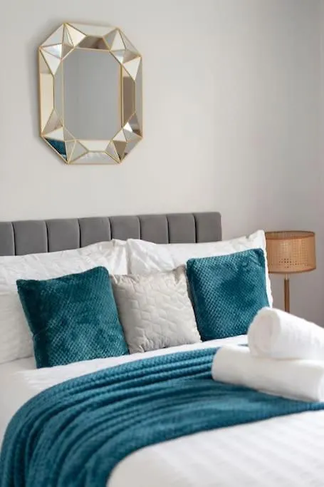 Διαμέρισμα Lovely 2 Bedroom Condo With River & City View Λονδίνο